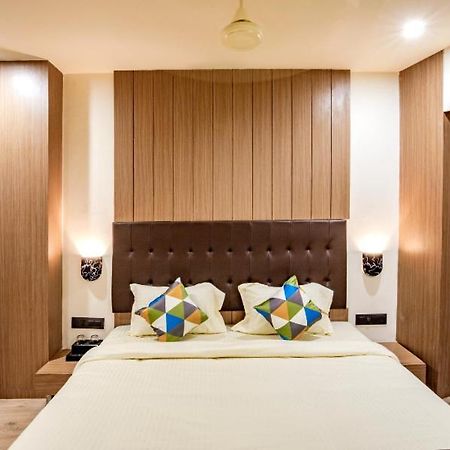 Hotel Nexus Rajkot Extérieur photo