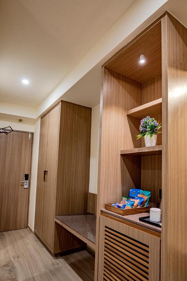 Hotel Nexus Rajkot Extérieur photo