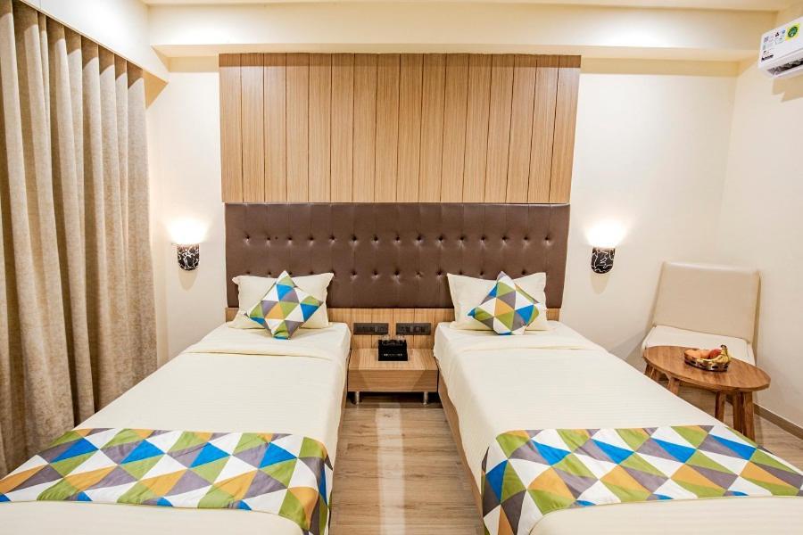 Hotel Nexus Rajkot Extérieur photo
