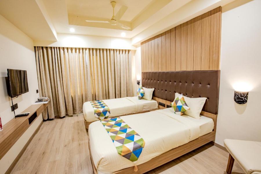 Hotel Nexus Rajkot Extérieur photo