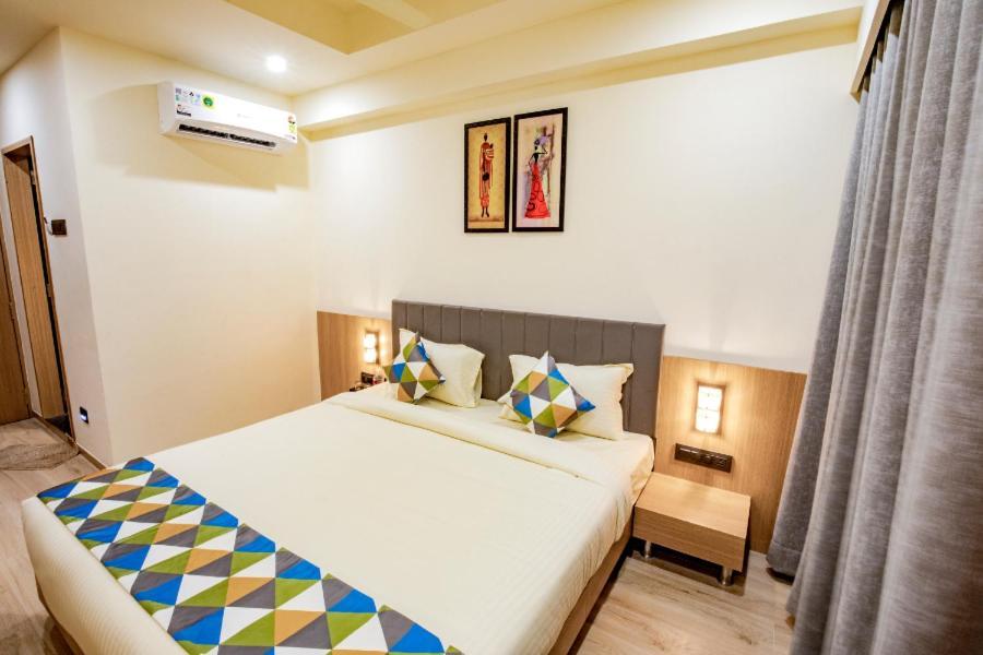 Hotel Nexus Rajkot Extérieur photo