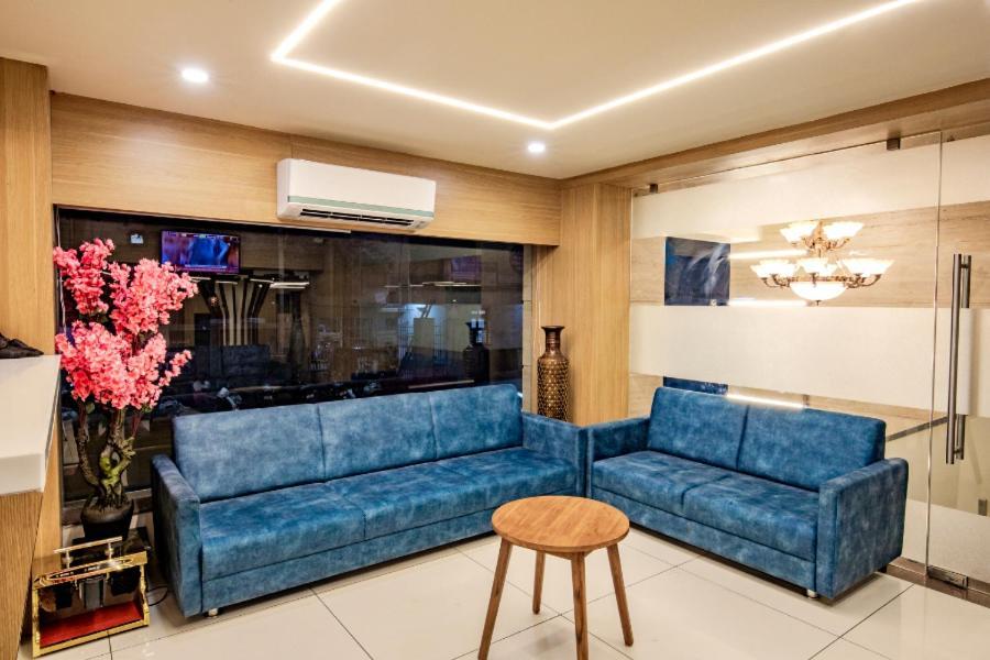 Hotel Nexus Rajkot Extérieur photo