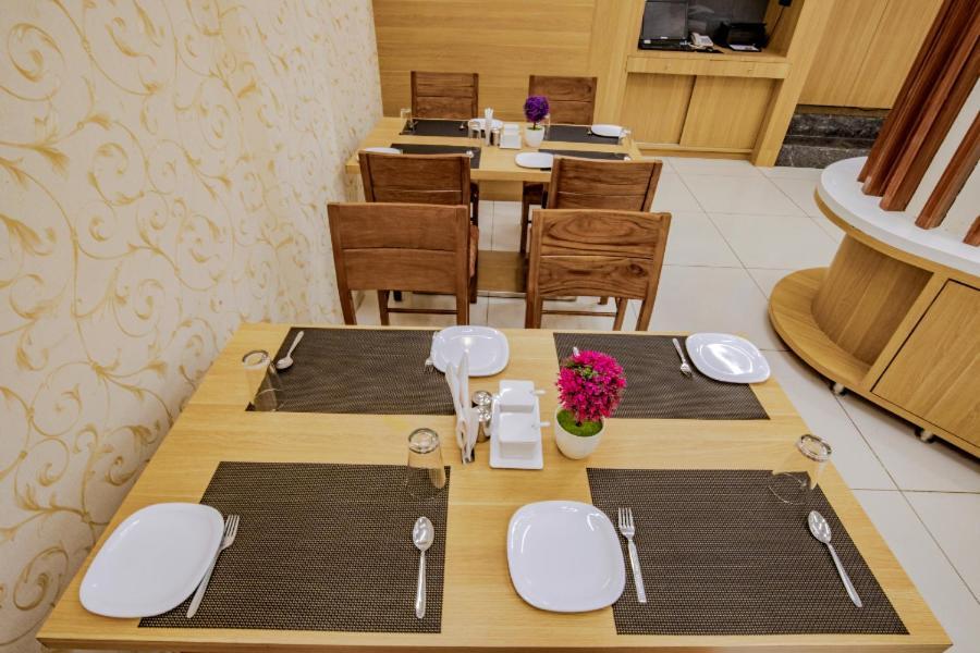 Hotel Nexus Rajkot Extérieur photo