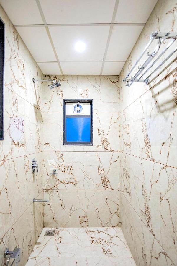 Hotel Nexus Rajkot Extérieur photo