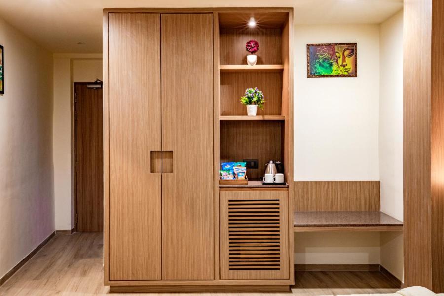 Hotel Nexus Rajkot Extérieur photo